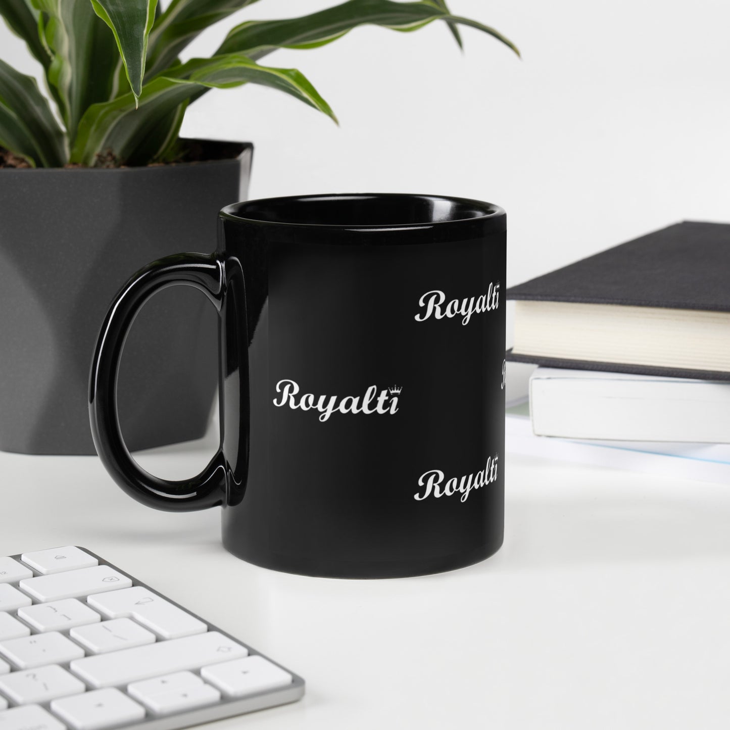 Black Glossy Mug "ROYALTI"