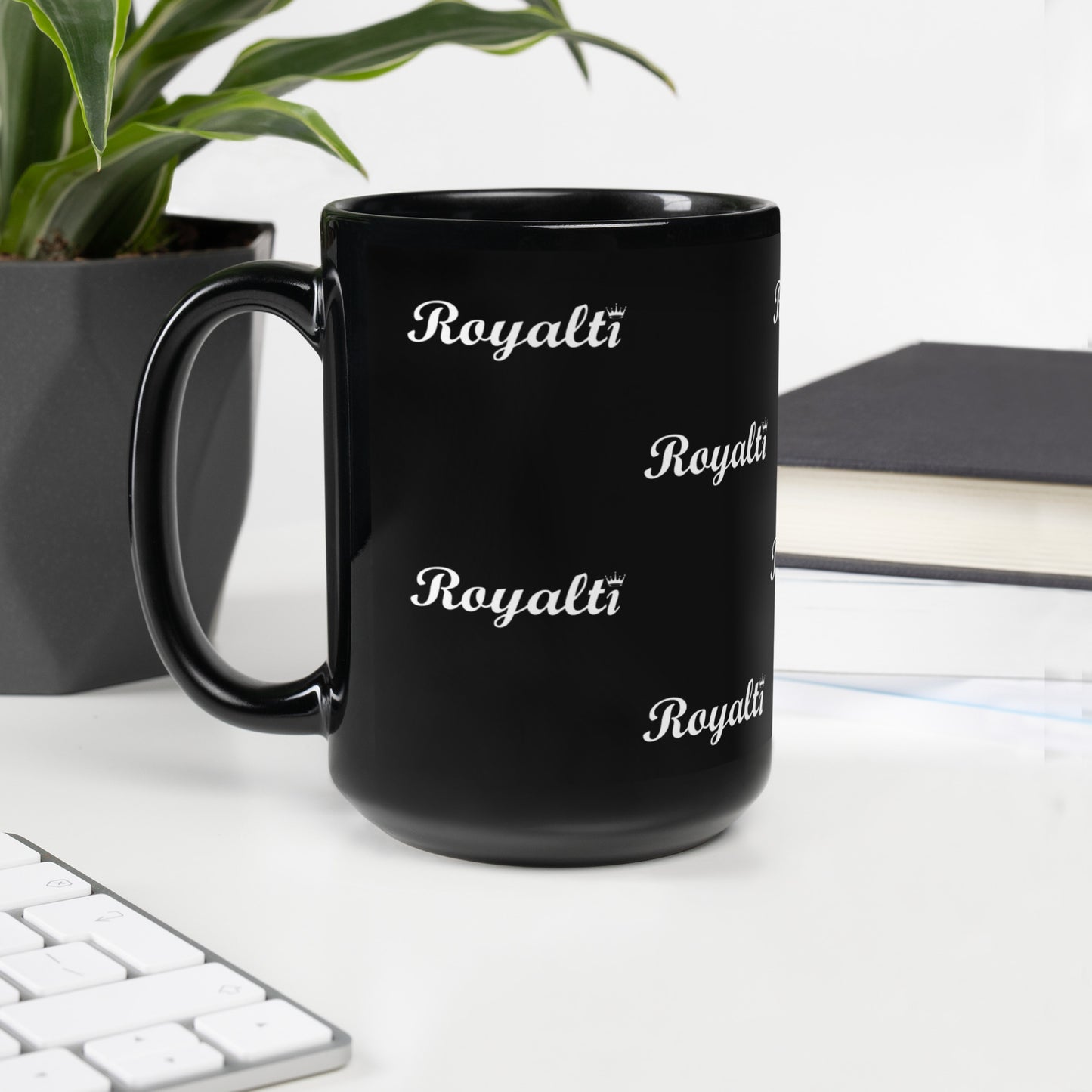 Black Glossy Mug "ROYALTI"